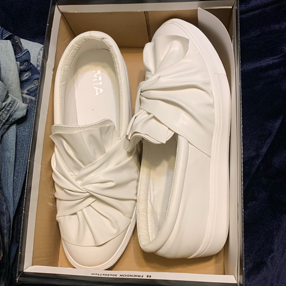 MIA Shoes